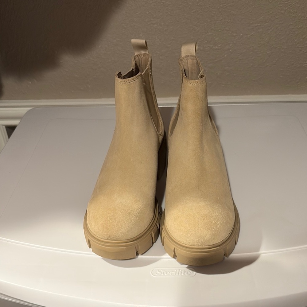 Steve Madden Tan Ankle Boots
